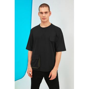 Tricou supradimensionat cu buzunare cu clapa