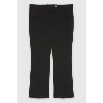 Pantaloni crop cu model uni