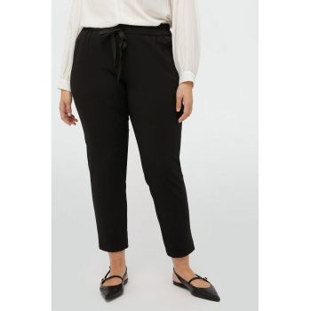 Pantaloni crop cu snur in talie