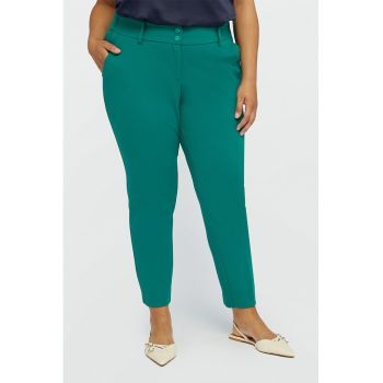 Pantaloni crop cu talie medie