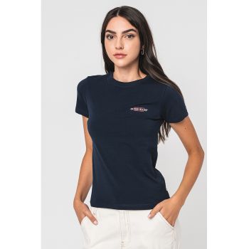 Tricou slim fit cu decolteu la baza gatului