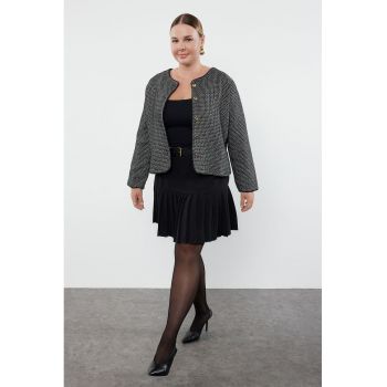 Pulover plus size cu decolteu la baza gatului