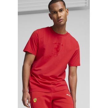 Tricou cu decolteu la baza gatului si imprimeu logo Ferrari Race