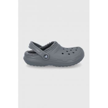 Crocs papuci de casă CLASSIC LINED CLOG culoarea gri ASSIC.LINED.CLOG.203591-ELECTRIC.P