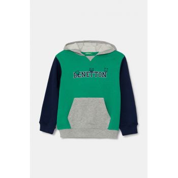 United Colors of Benetton hanorac de bumbac pentru copii culoarea verde, cu glugă, cu imprimeu, 3J68G200Q