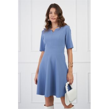 Rochie DY Fashion bleu cu decupaj la decolteu