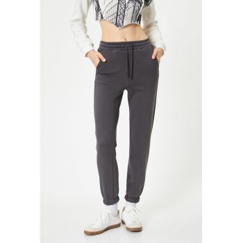 Pantaloni de trening crop cu buzunare oblice