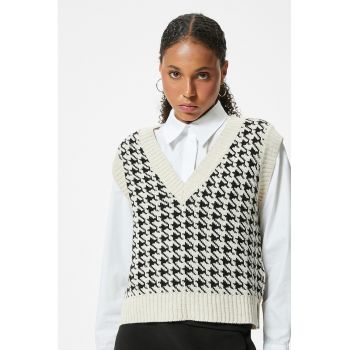 Pulover cu decolteu in V si model houndstooth