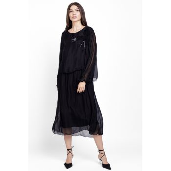 Rochie lunga neagra cu aplicatie floare si detaliu brodat argintiu, din matase naturala