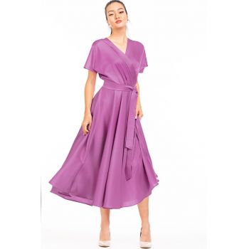 Rochie midi cu croiala petrecuta si decolteu cache-coeur