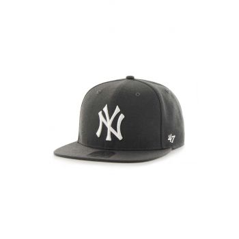 47 brand sapca MLB New York Yankees culoarea gri, cu imprimeu, B-NSHOT17WBP-CCA