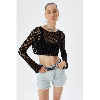 Bluza crop cu model cu perforatii