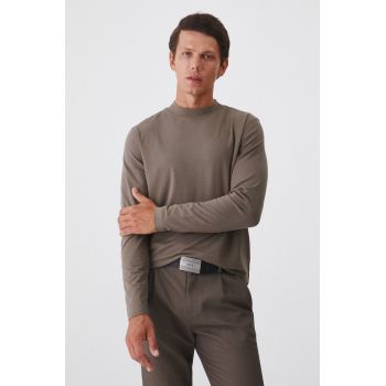 Medicine longsleeve barbati, culoarea maro, neted