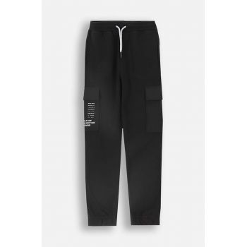 Coccodrillo pantaloni de trening pentru copii culoarea negru, neted, WORLD OF PIXEL BOY JUNIOR