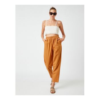 Pantaloni crop din amestec de in cu snur de ajustare