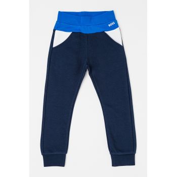 Pantaloni de trening cu model colorblock si buzunare oblice