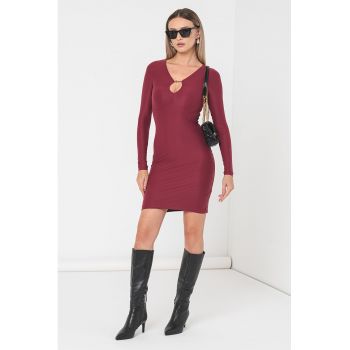 Rochie mini cambrata cu decupaj