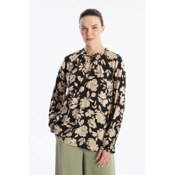 Bluza cu maneci lungi si model floral