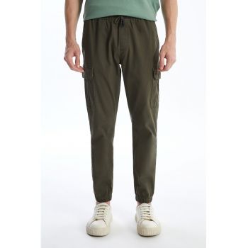 Pantaloni de trening cargo cu snur de ajustare in talie