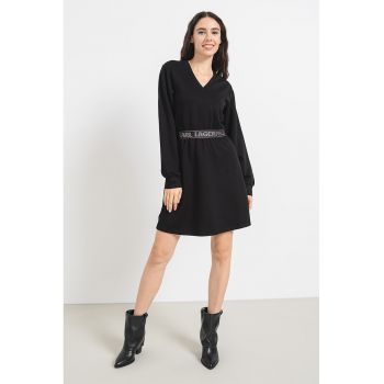 Rochie scurta evazata cu logo in talie