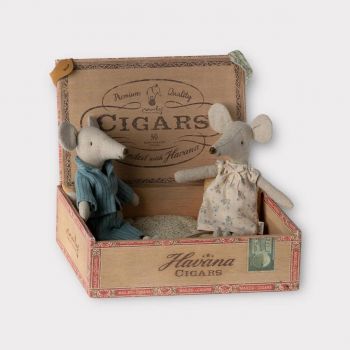 Soricei Maileg Mum and Dad Mice in Cigarbox