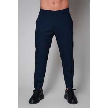 Pantaloni slim fit