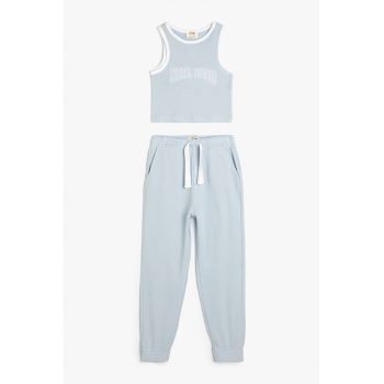 Set de top crop si pantaloni de trening