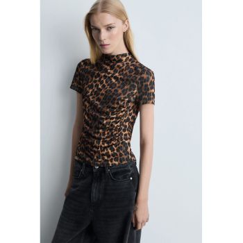 Bluza cu animal print si maneci scurte