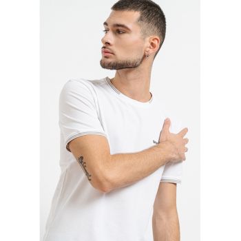 Tricou regular fit cu decolteu la baza gatului