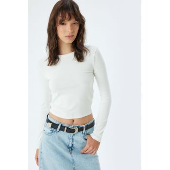 Bluza crop cu decolteu la baza gatului