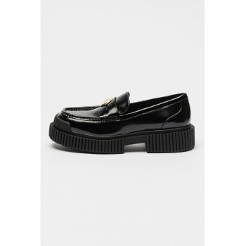 Pantofi loafer de piele lacuita