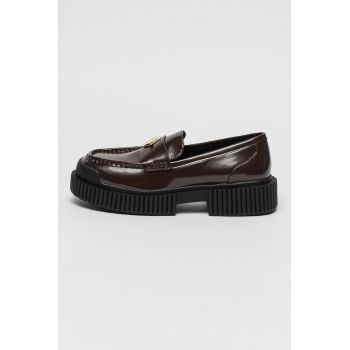 Pantofi loafer de piele lacuita