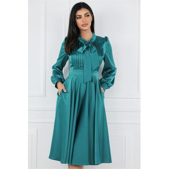 Rochie MBG verde din satin cu pliuri pe bust si buzunare functionale