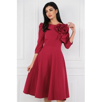 Rochie magenta cu floare maxi pe bust