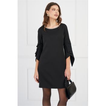 Rochie Moze neagra cu perle la decolteu si volane la maneci