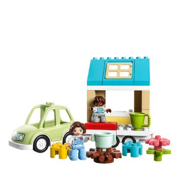 Family house on wheels 10986