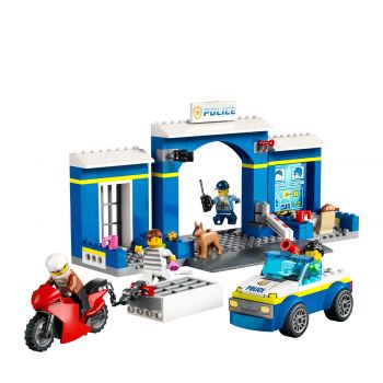 Police station chase 60370