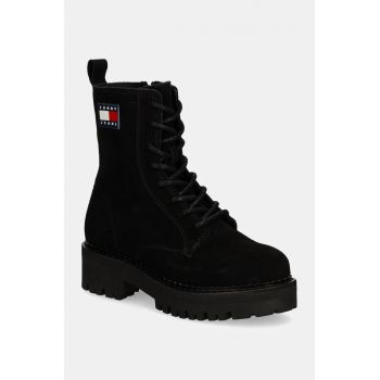 Tommy Jeans botine TJW URBAN LACE UP SUEDE femei, culoarea negru, cu toc plat, EN0EN02630