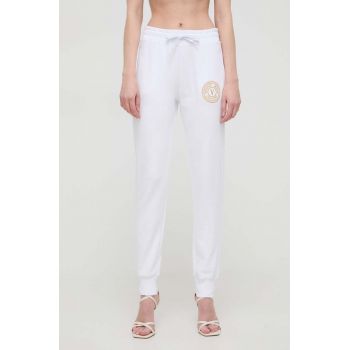 Versace Jeans Couture pantaloni de trening din bumbac culoarea alb, neted