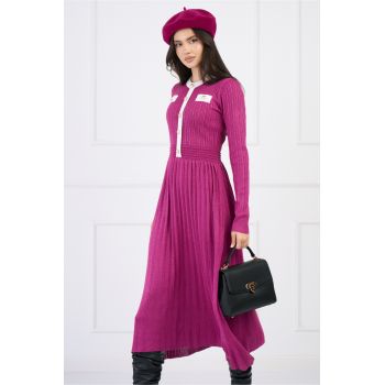 Rochie casual din tricot magenta cu insertii din fir lurex si nasturi