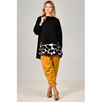 Bluza oversize asimetrica din punto milano vascoza, cu insertii alb-negru si fermoar