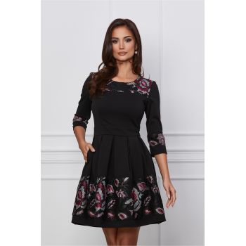 Rochie Ella Collection Angy din stofa neagra cu broderie bordo