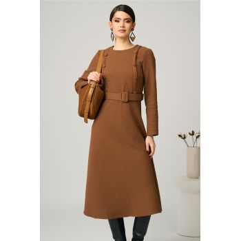 Rochie DY Fashion office din tweed maro cu nasturi pe bust si curea in talie