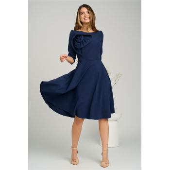 Rochie office din stofa bleumarin cu floare pe bust