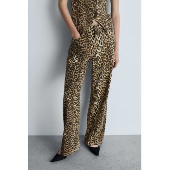 Blugi ampli cu animal print Leo