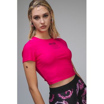 Tricou crop cu imprimeu logo