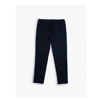 Pantaloni de trening cu snur de ajustare in talie