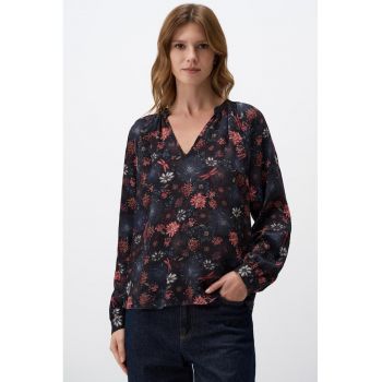 Bluza cu decolteu in V si model floral