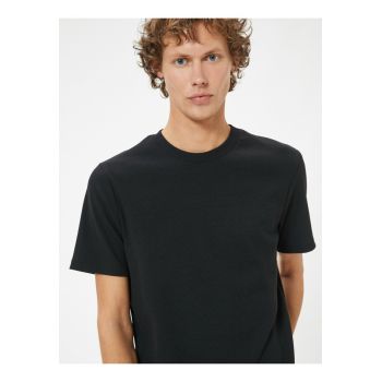 Tricou slim-fit