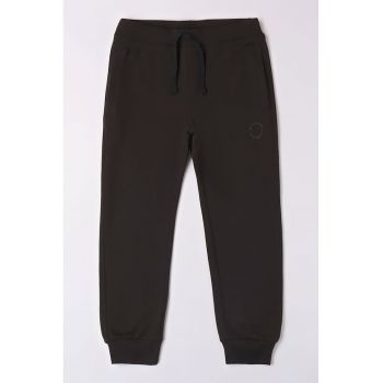 Pantaloni de trening cu talie ajustabila